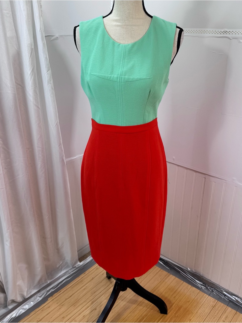 BCBG MaxAzria Opaline Mint Coral Colorblock Sheath Midi Career Dress Sz 6